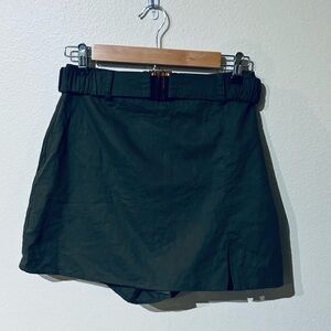Green Pleated Skort with Waistband Accent